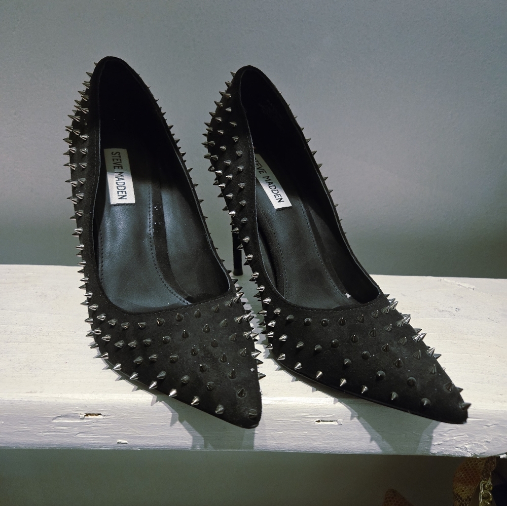 Steve Madden Black Spiked Pointed-Toe Pumps